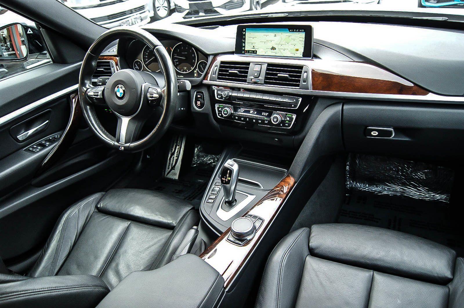 Fahrzeugabbildung BMW 320 Gran Turismo M-SPORT 360° LEDER HEADUP ANHZV