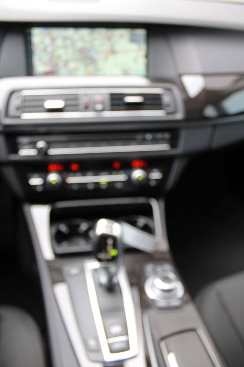 BMW 530d  AHK/Navi Prof./Xenon/Head-Up/SHZ/PDC