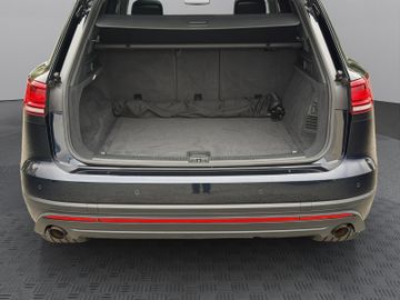 Volkswagen Touareg - 11