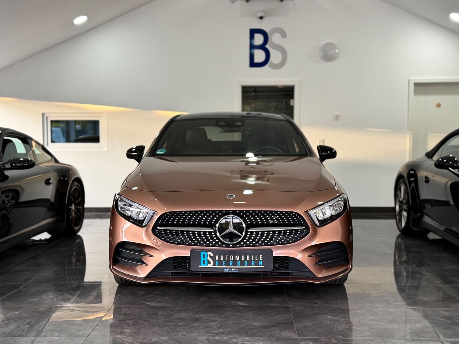 Mercedes-Benz A250e/AMG/Night/Pano/Widescreen/Kamera/Distronic imagem 3