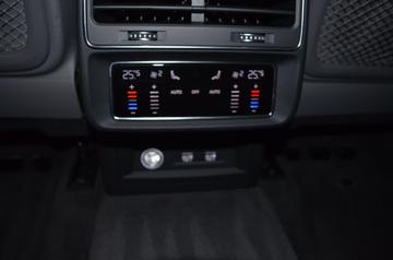 2019 AUDI Q8 — миниатюра 19