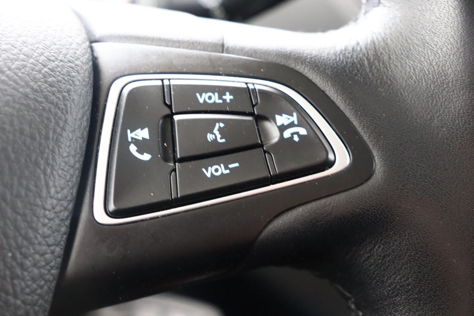 Fahrzeugabbildung Ford C-Max 1.0 * Navi * PDC * SHZ