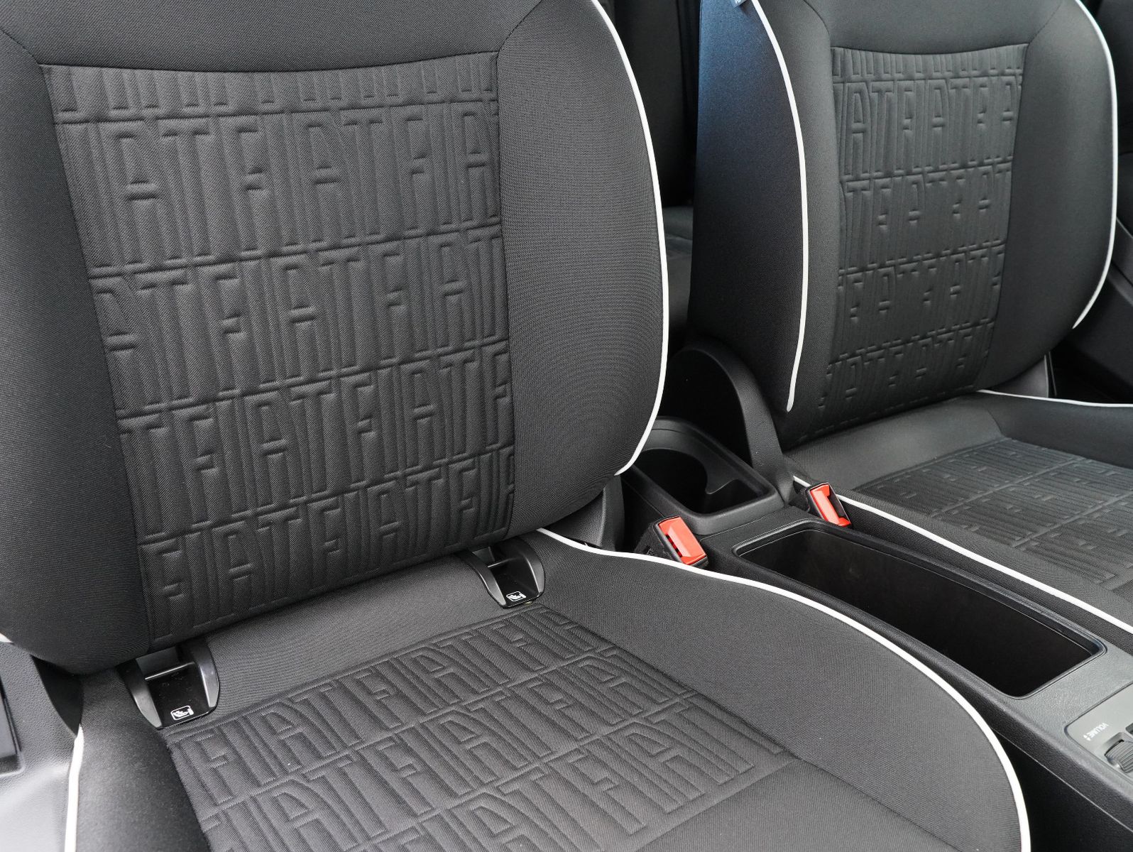 Fahrzeugabbildung Fiat 500e TEMPOMAT/DC-LADEN/SOH