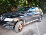Volkswagen Touareg 3.0 V6 TDI DPF tiptronic - Volkswagen Touareg aus 2005: V6 TDI