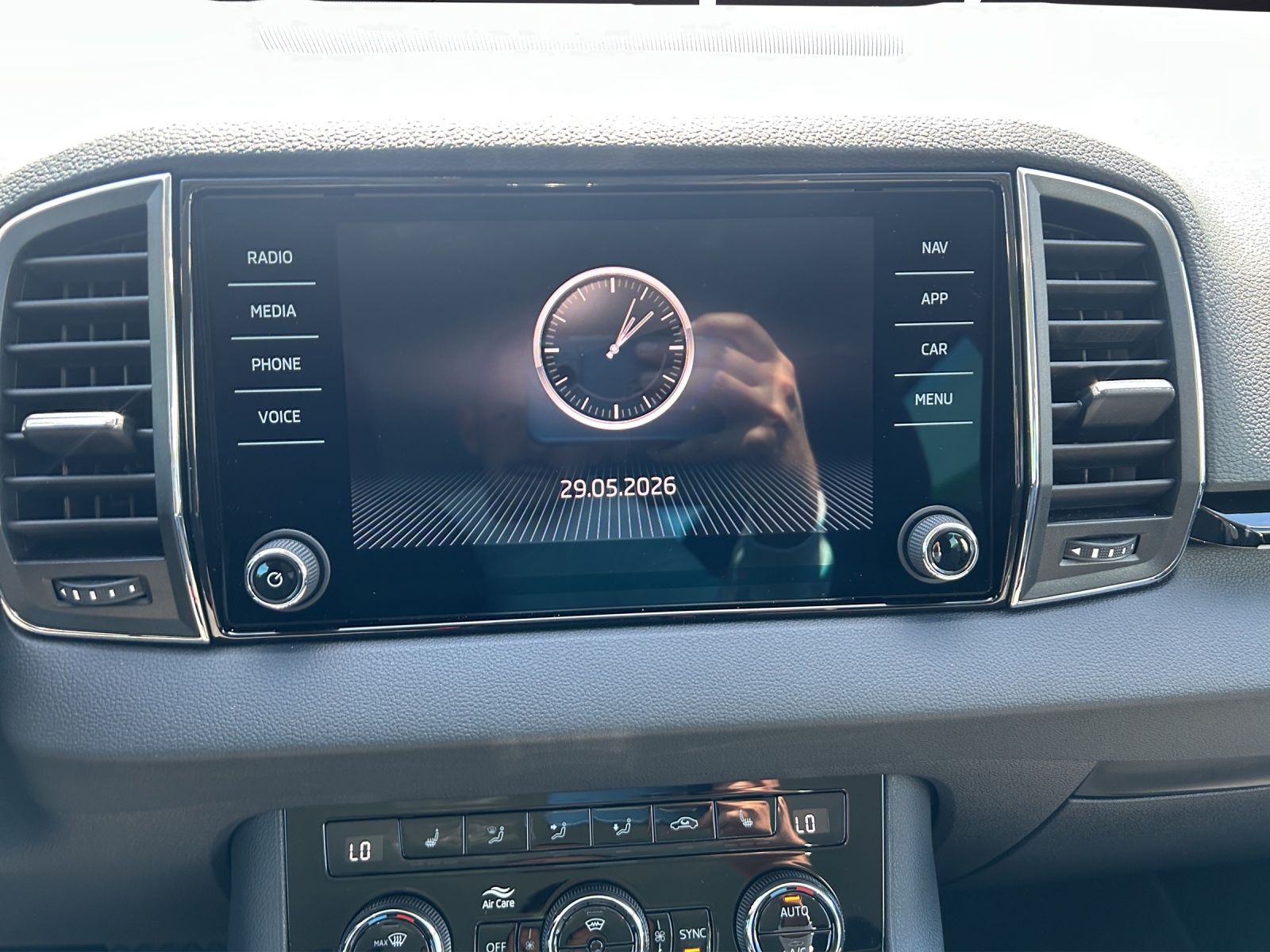 Fahrzeugabbildung SKODA Karoq 2.0 TDI Tour MATRIX AHK