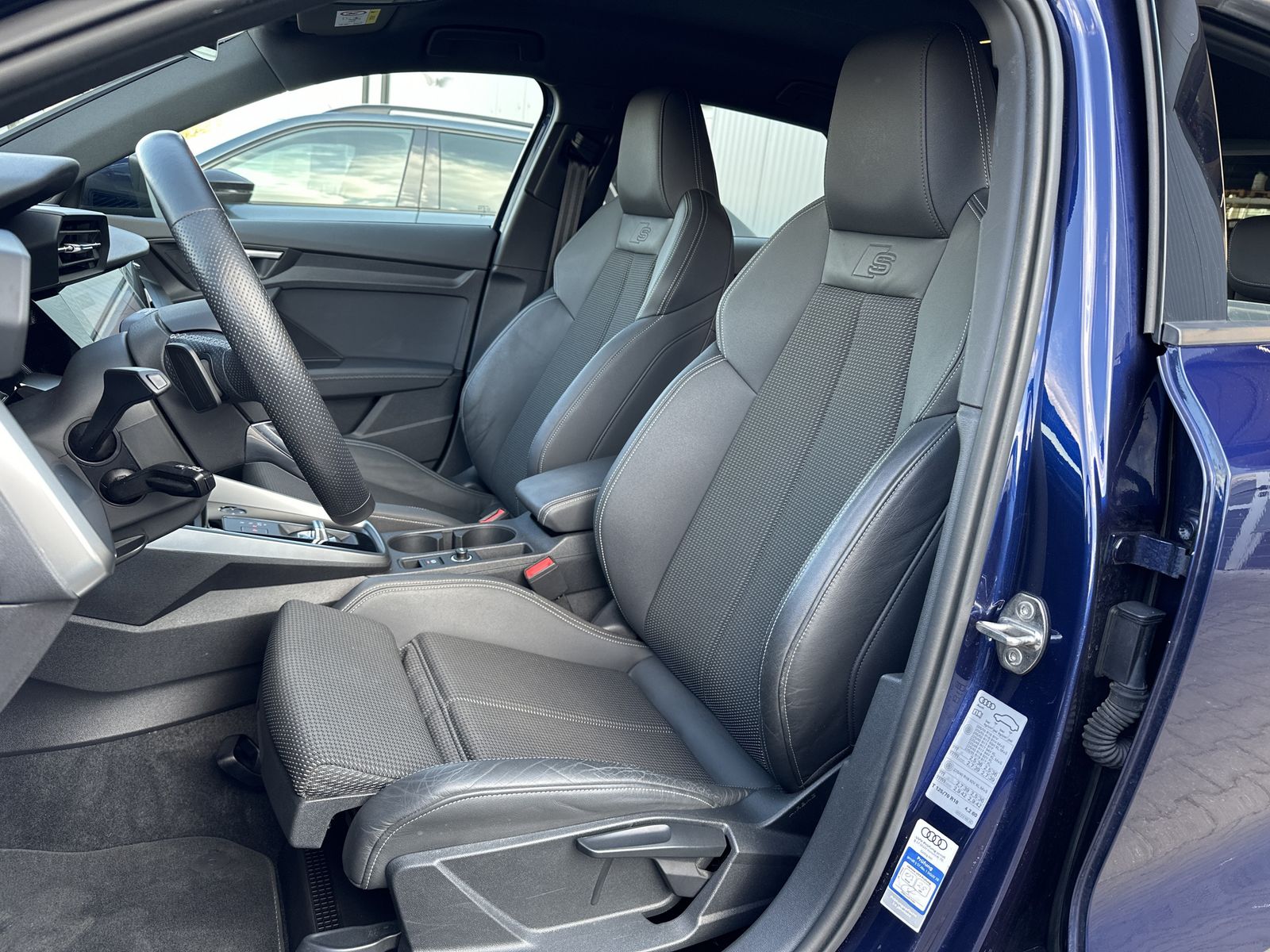 Fahrzeugabbildung Audi A3 SpB 35 TFSI S-Line NAV+LED+B&O+KAM+19ZO+VCOCK