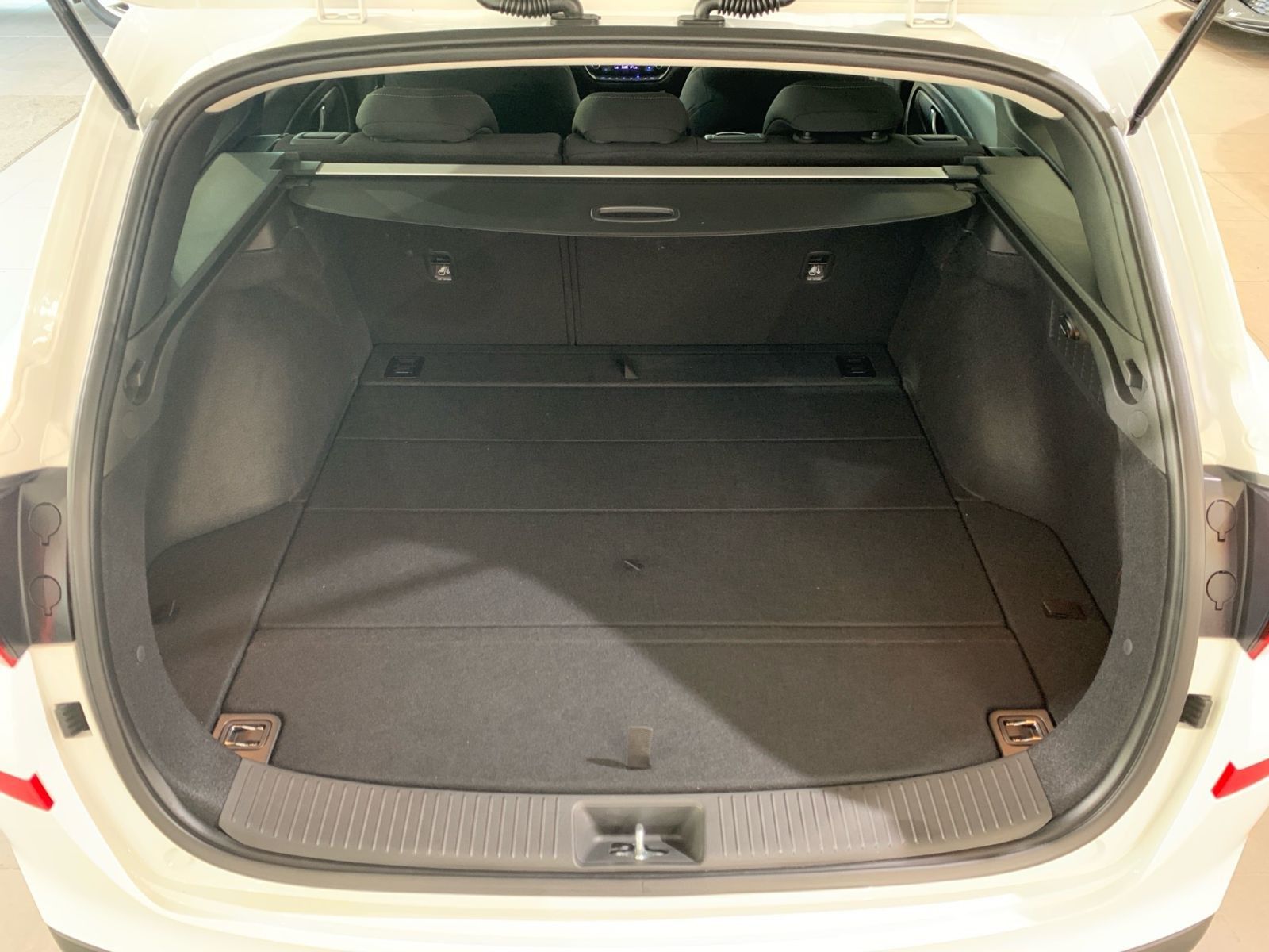 Fahrzeugabbildung Hyundai i30 Kombi 1.0 T-GDI 7-DCT Edition 30