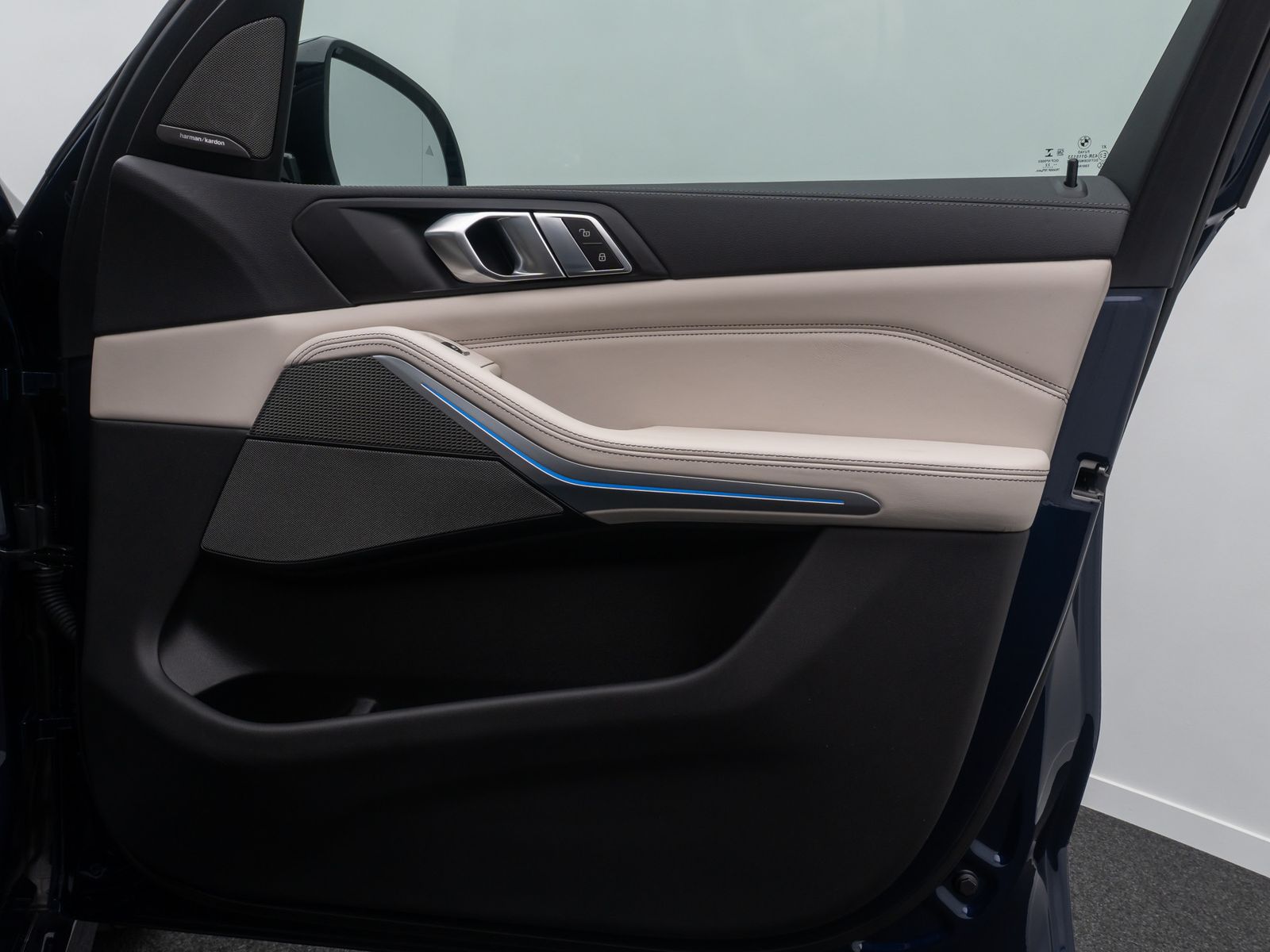 Fahrzeugabbildung BMW X5 xD45e MSport HUD H/K 360°Laser DAB Individual