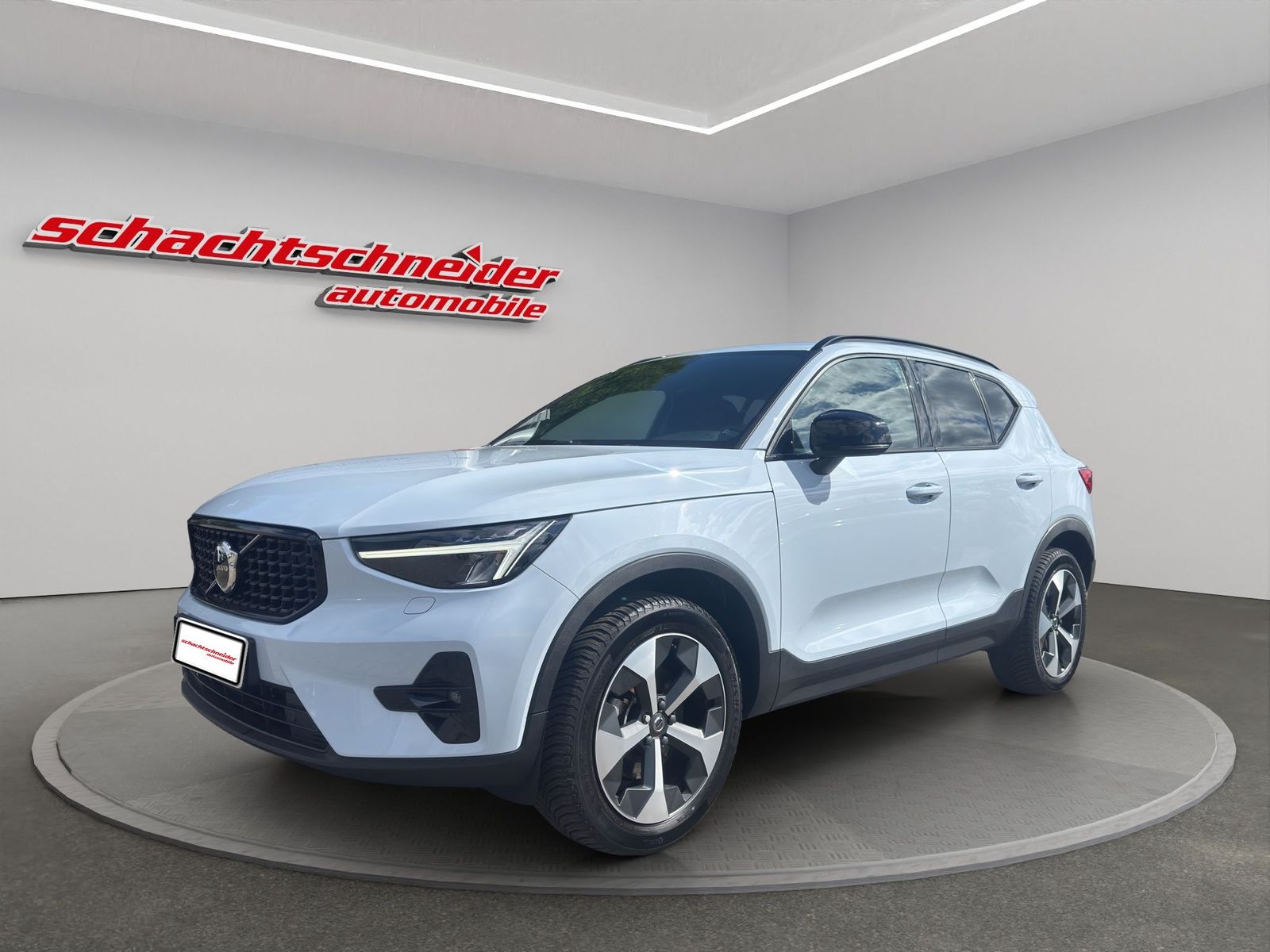 Volvo XC40 B3 Plus Dark+PilotAssist+LED+19"