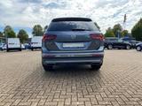Volkswagen Tiguan Allspace 2.0 TSI Highline 4M*AHK*DCC*DYN* - graue Volkswagen Tiguan Allspace