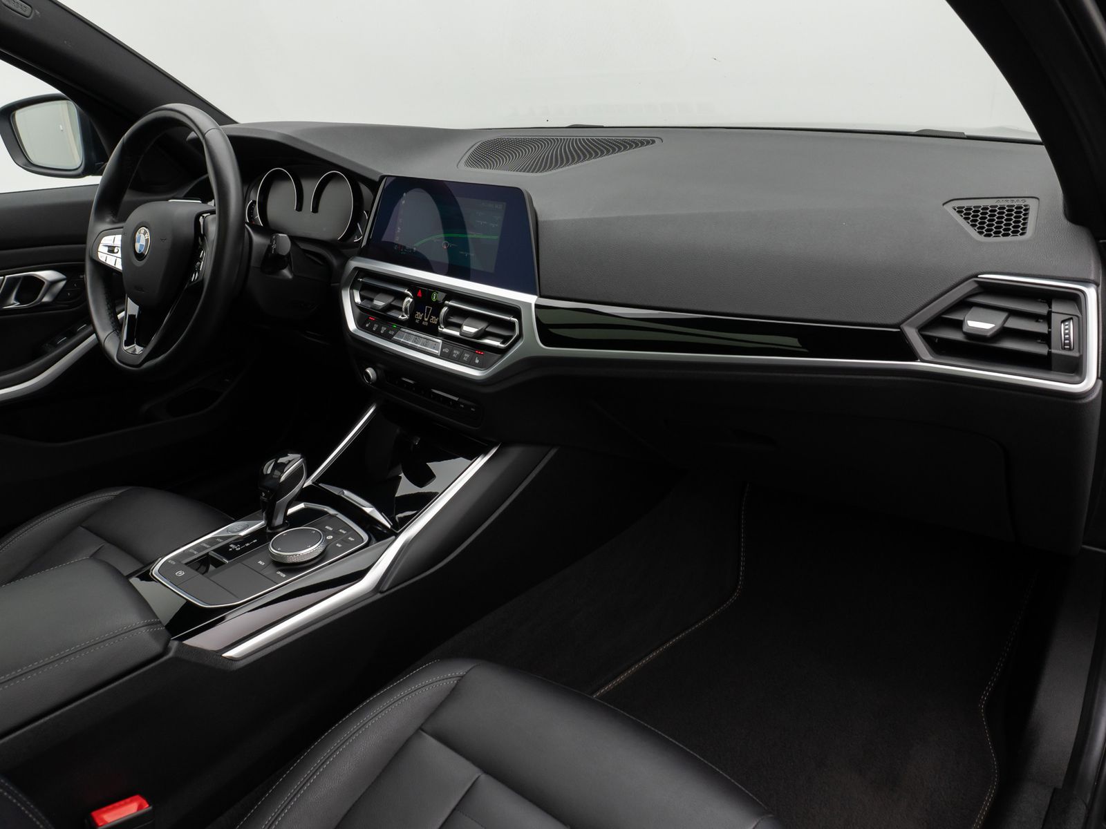 Fahrzeugabbildung BMW 320d Panorama HiFi PDC LED Geschwindigkeitsreg