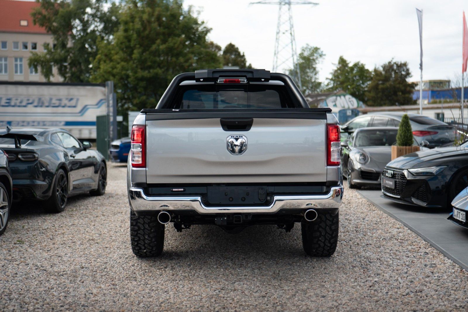 Fahrzeugabbildung Dodge RAM 5.7 V8 HEMI 4x4 OFFROAD Bodylift LONGBED LED