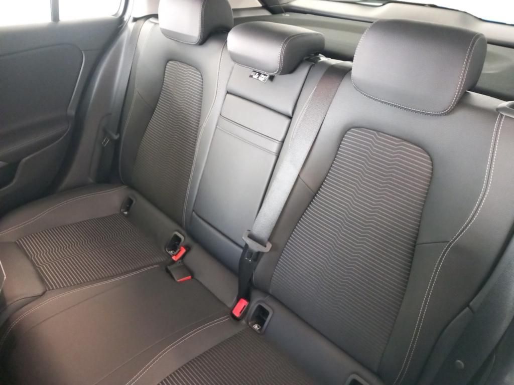 Fahrzeugabbildung Mercedes-Benz A 250 4MATIC Kompaktlimousine ''Advanced'' *LED*