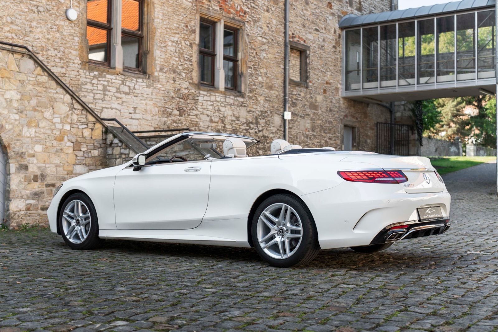 Fahrzeugabbildung Mercedes-Benz S 560 Cabriolet BURMESTER HUD 360° ACC LUFT TOTW