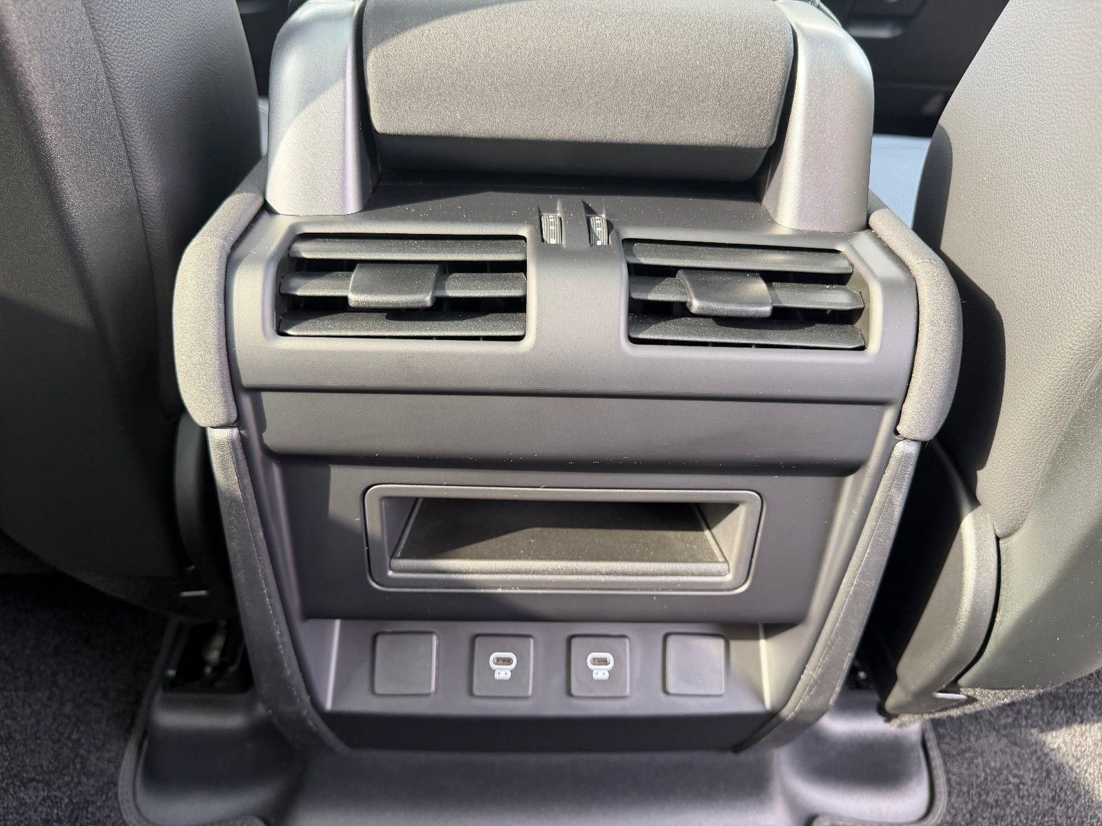 Fahrzeugabbildung Land Rover Defender 110 XS Edition/PANO/AHK/MERIDIAN/3D-KAM