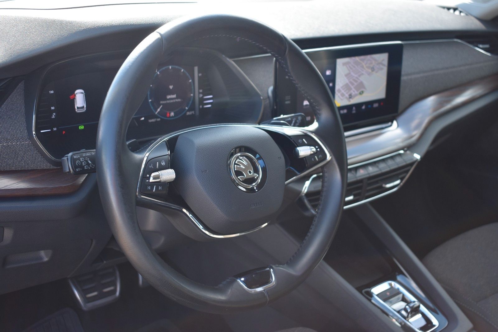 Fahrzeugabbildung SKODA Octavia Combi Scout 4x4/KEYLESS/HUD/AHK/LED