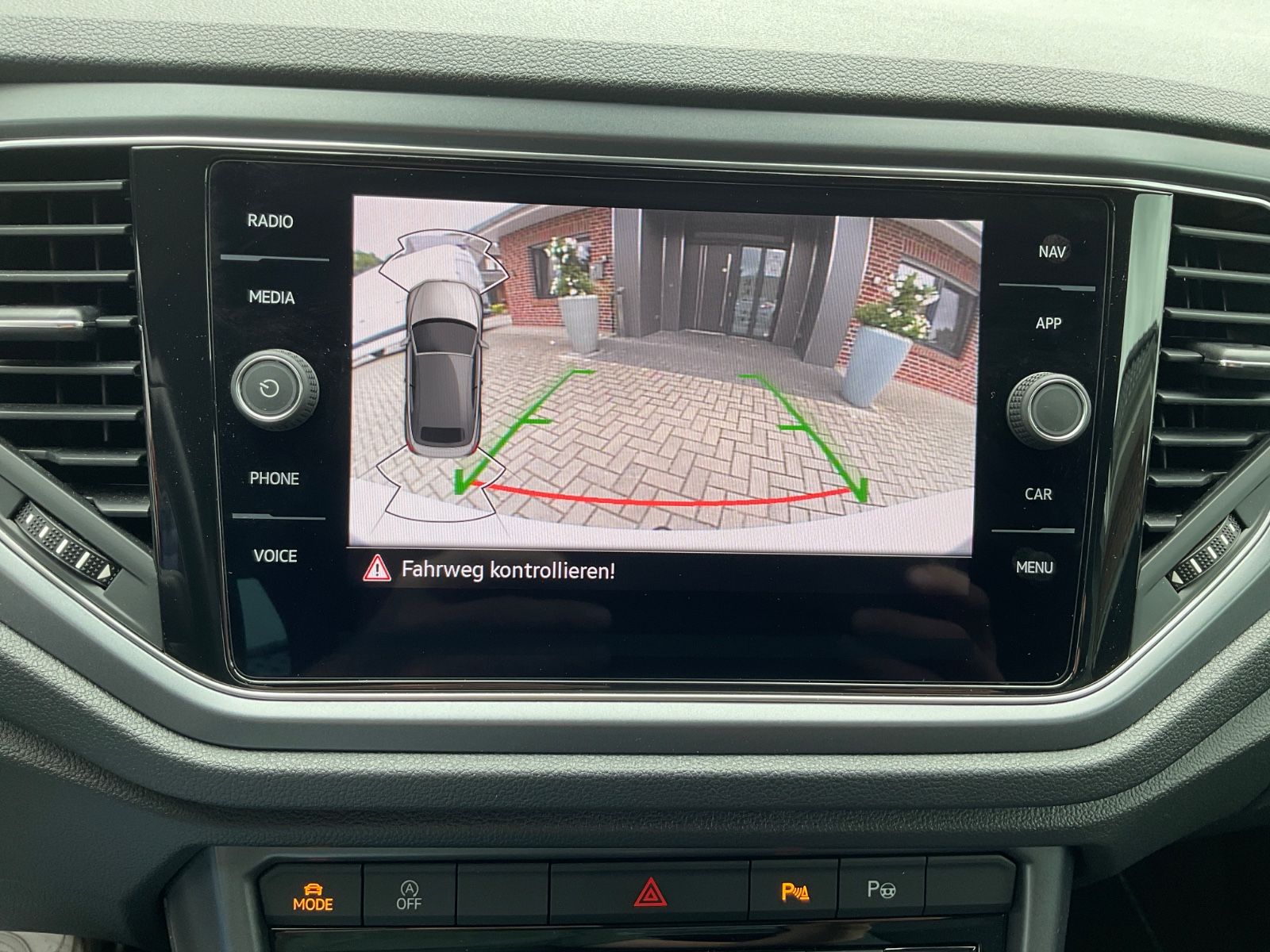 Fahrzeugabbildung Volkswagen T-Roc Cabriolet 1.5 TSI DSG R-Line,AHK,Kamera,AC