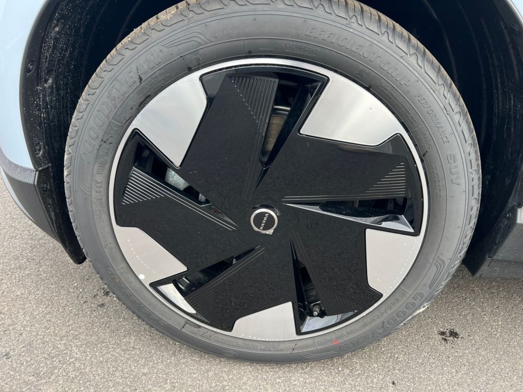VOLVO EX30 Single M. Extended Range RWD Plus, W-Paket VOLVO EX30 Single M. Extended Range RWD Plus, W-Paket