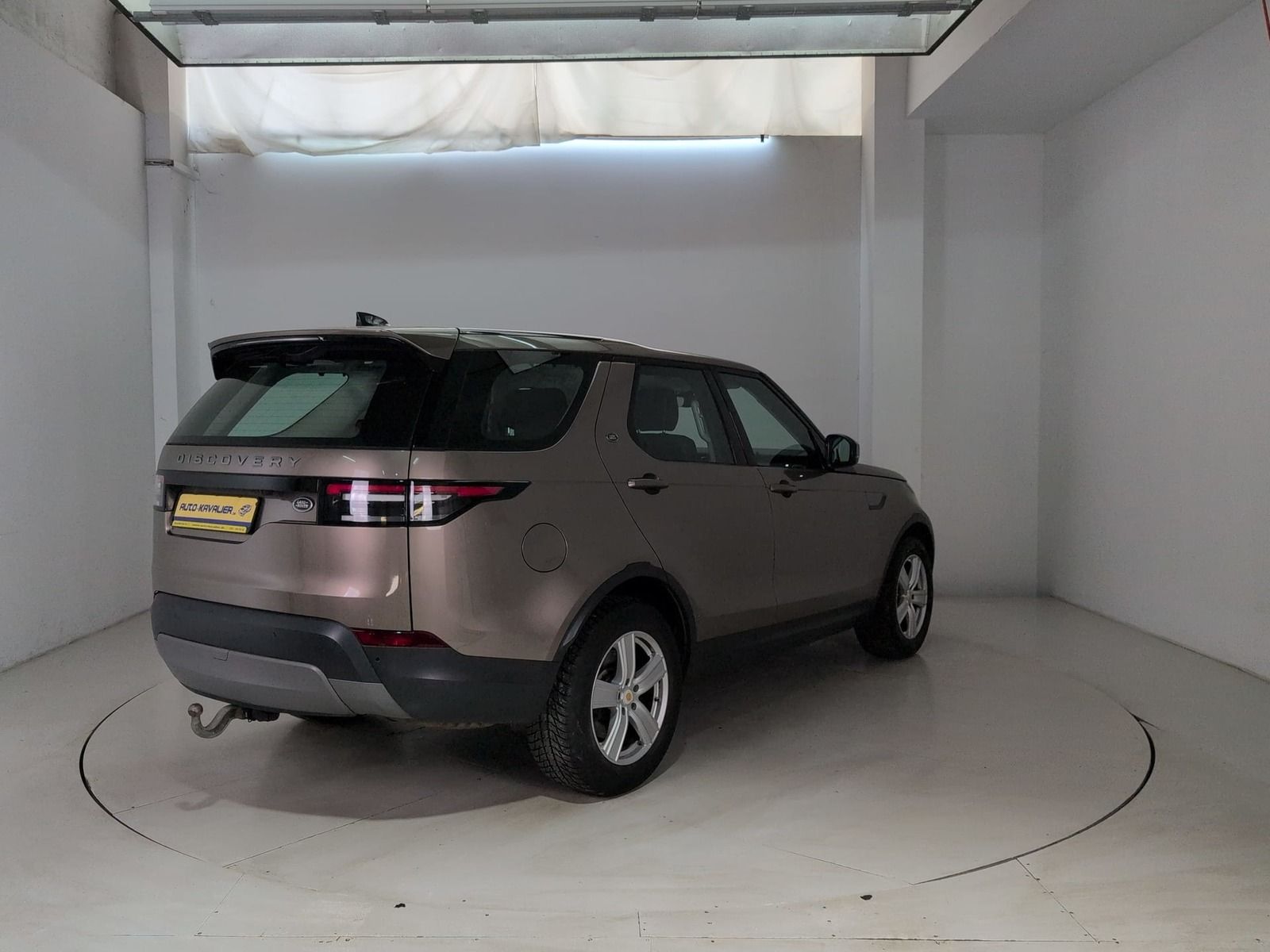 Fahrzeugabbildung Land Rover Discovery 5 2.0 TD4 SE * Leder * AHK * Navi*