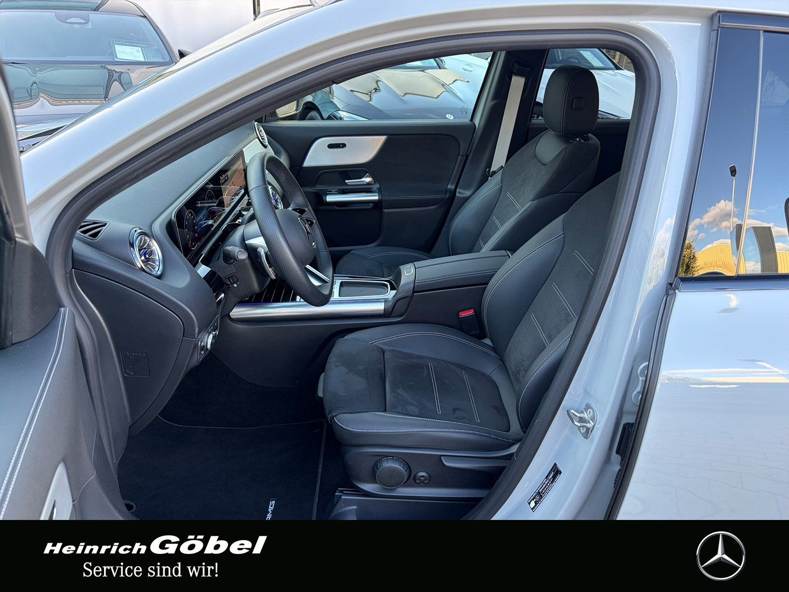 Fahrzeugabbildung Mercedes-Benz GLA 200 AMG*PANO*AHK*20ZOLL*FAP*APPLECAR-PLAY*