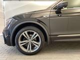 Volkswagen Tiguan Highline 2.0 TDI DSG R-Line 4Motion *AHK* - VW Tiguan Gebrauchtwagen in Leipzig