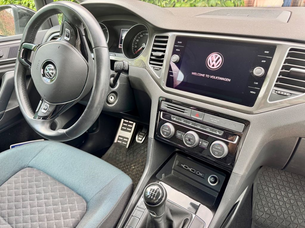 Image of Volkswagen Golf Sportsvan