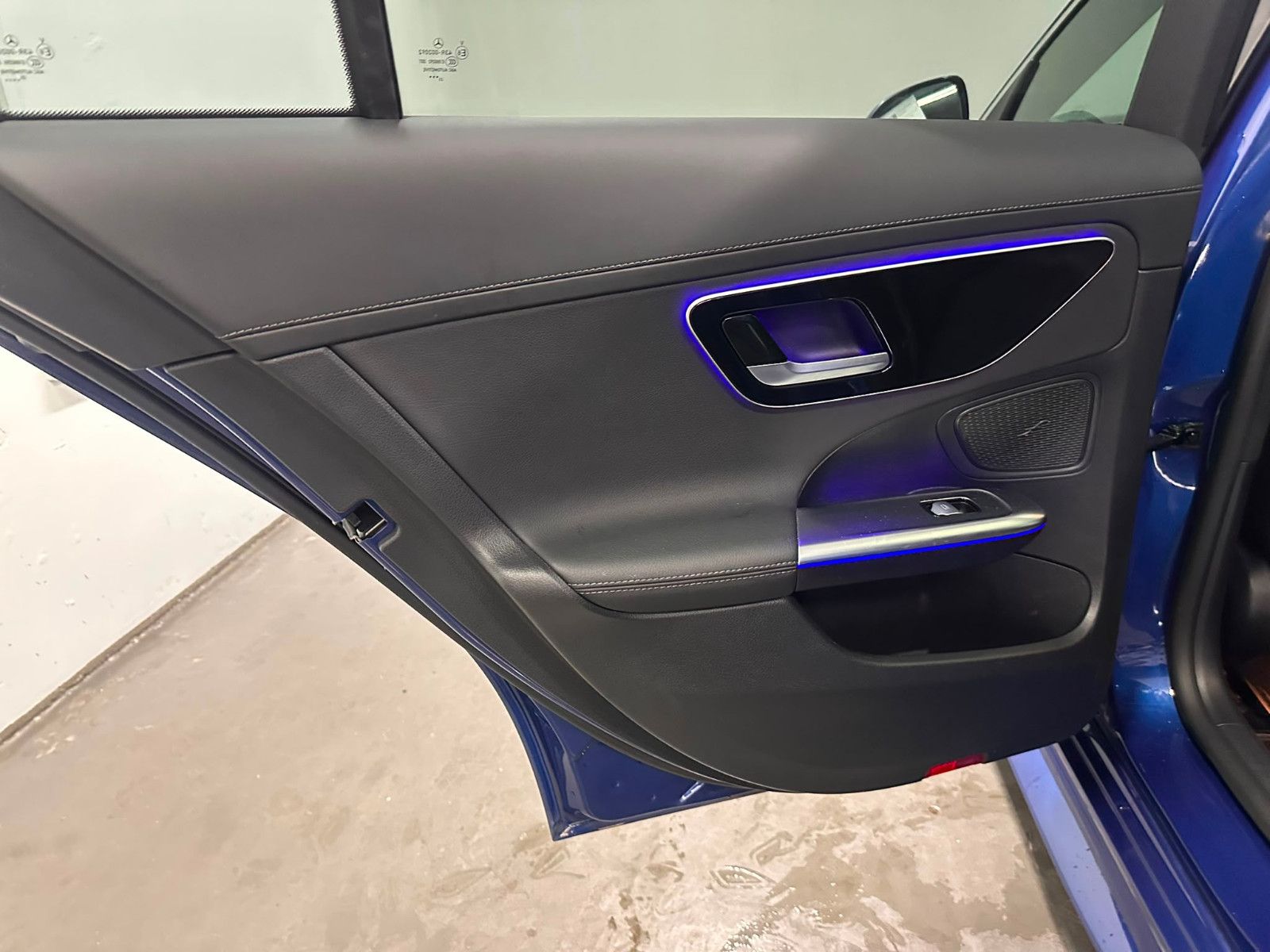 Fahrzeugabbildung Mercedes-Benz C 300 de T *AMG-LINE*MASSAGE*AHK*360*KEYGO*PANO