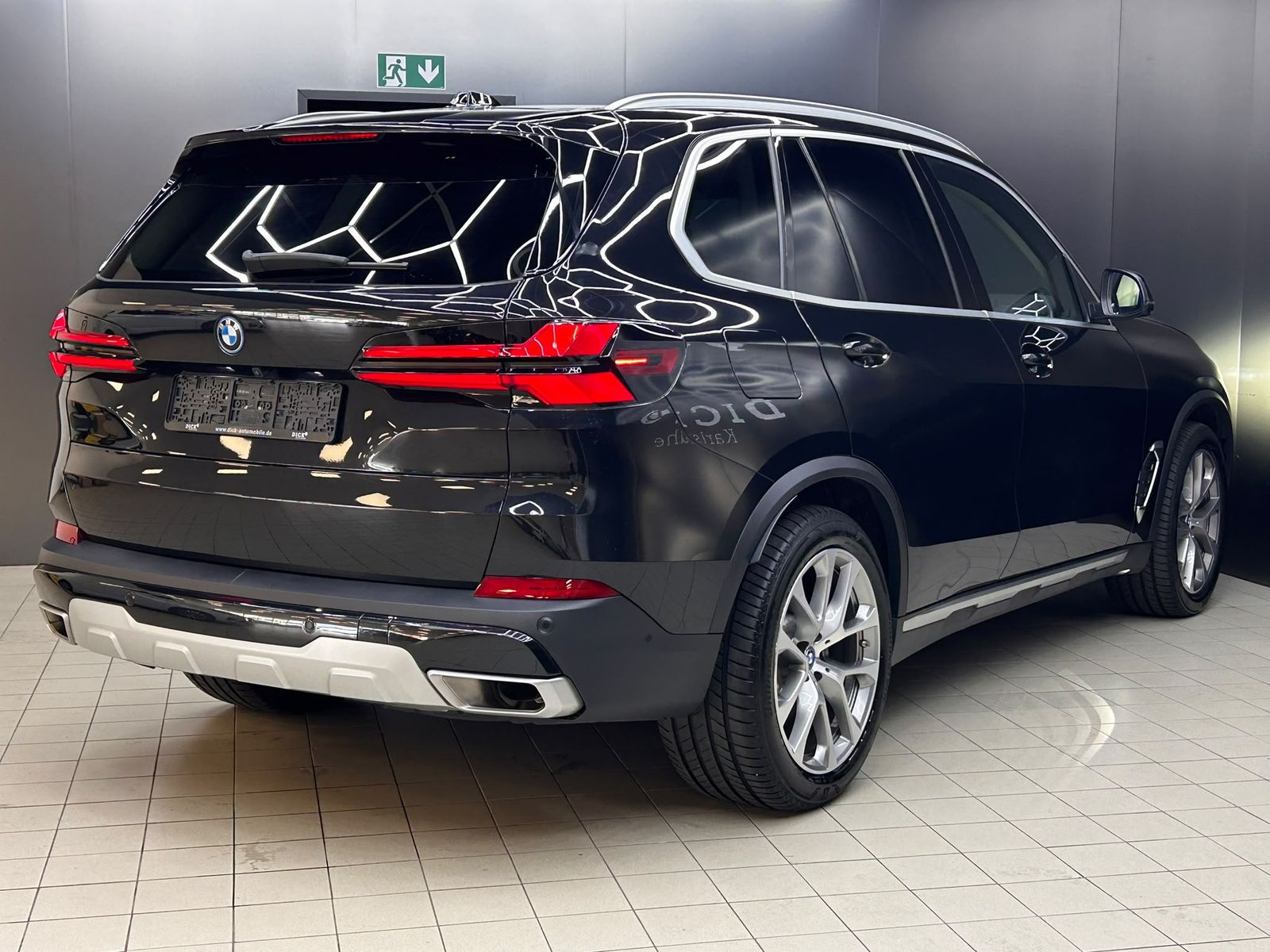 Fahrzeugabbildung BMW X5 50 e xDr PANO+MEMO+LUFT+LED+HEAD+H&K+AHK+360+