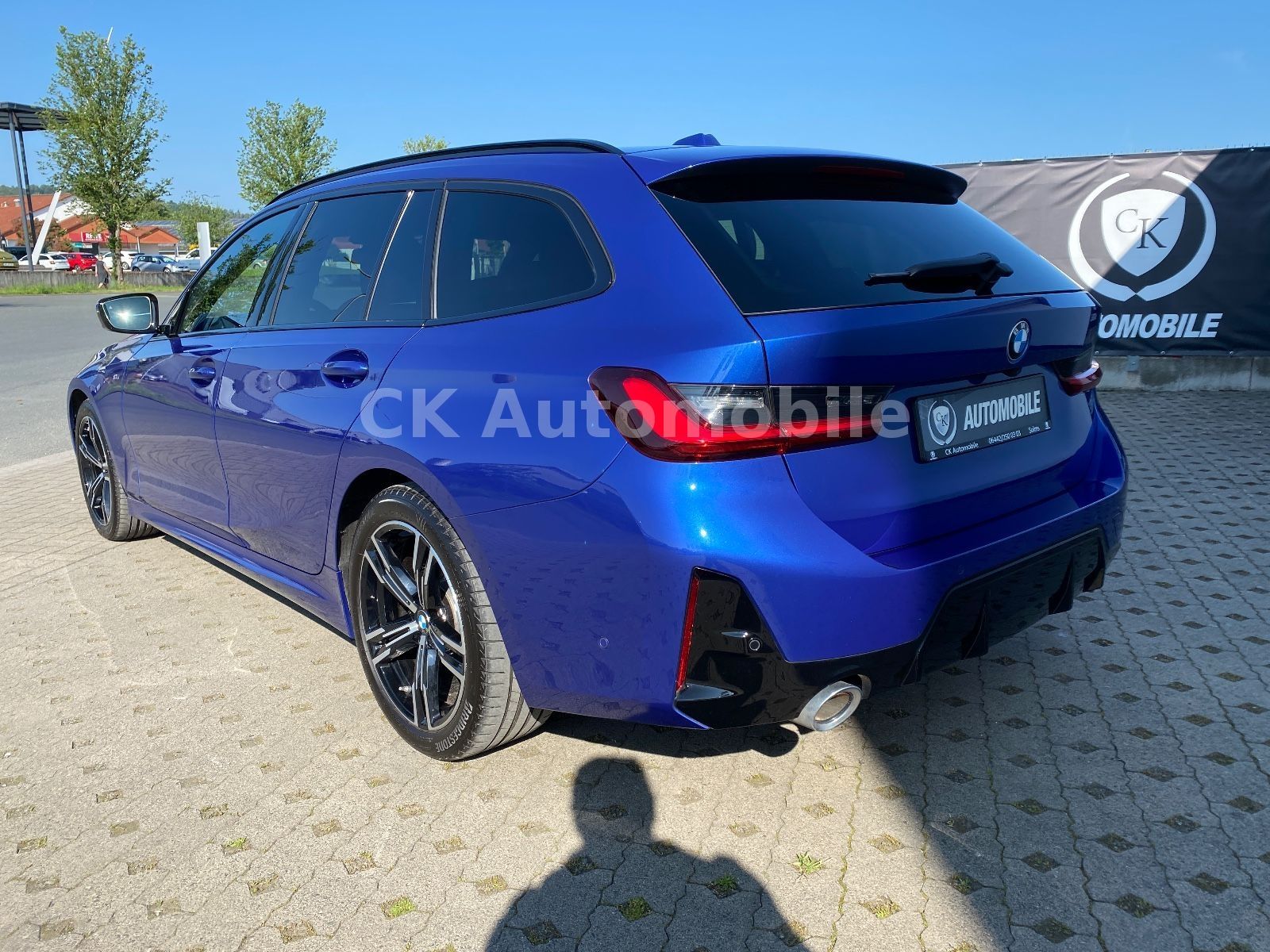 Fahrzeugabbildung BMW 320d xDrive Touring M-Sport/Navi/LED/ACC/360°Kam