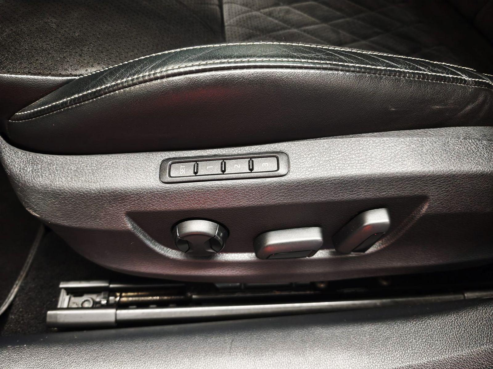 Skoda Superb Combi 2.0 TSI SportLine 4x4*Canton*Std...