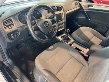 Volkswagen Golf - 9