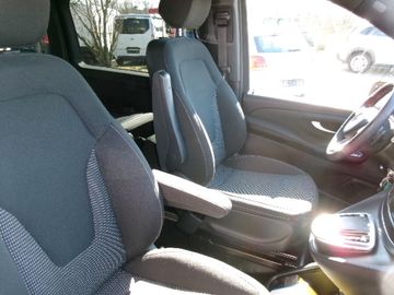 Mercedes V 220 - 11