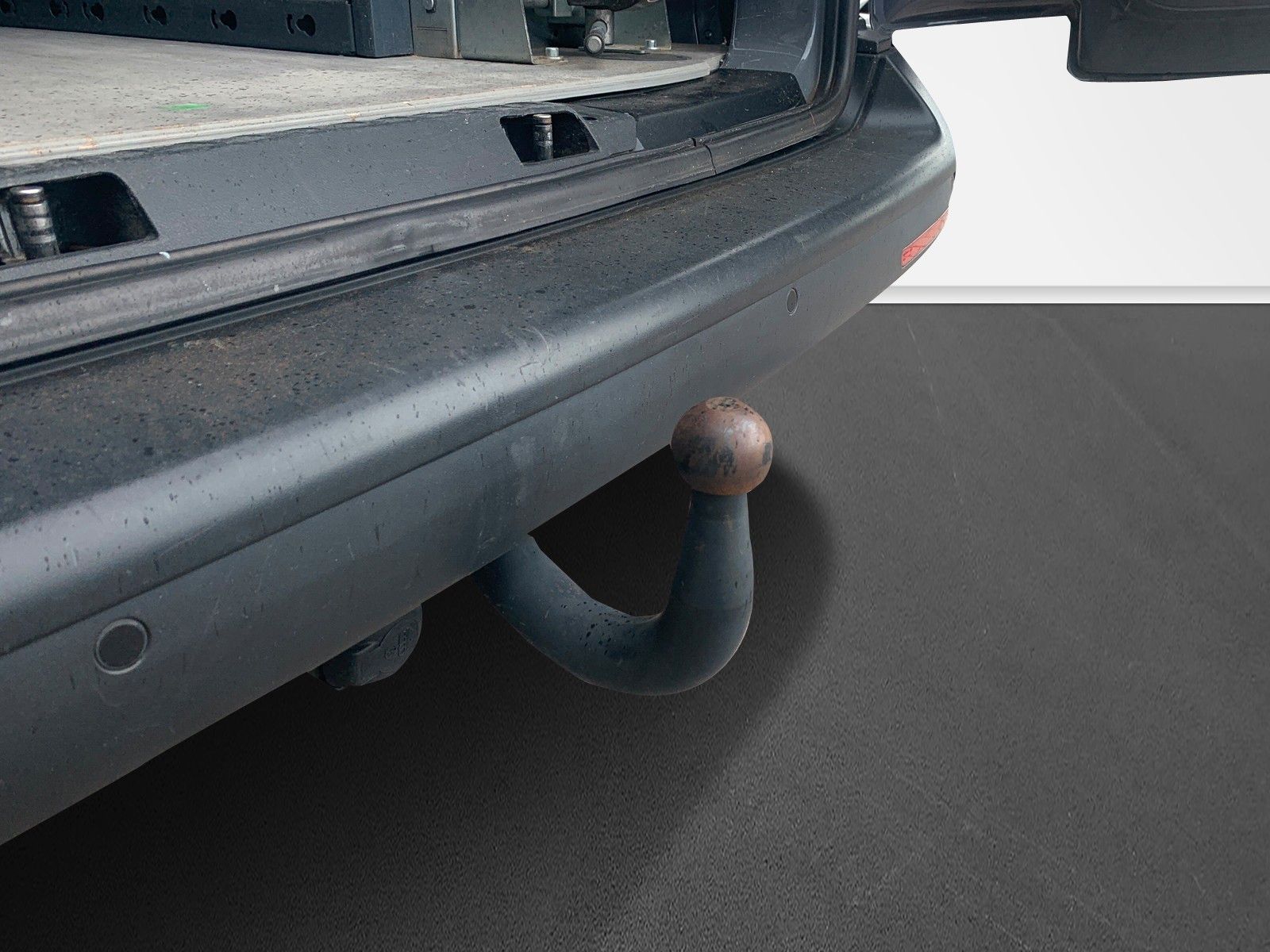 Fahrzeugabbildung Volkswagen T6 Transporter Kasten *Werkbankausbau* *3000mm*