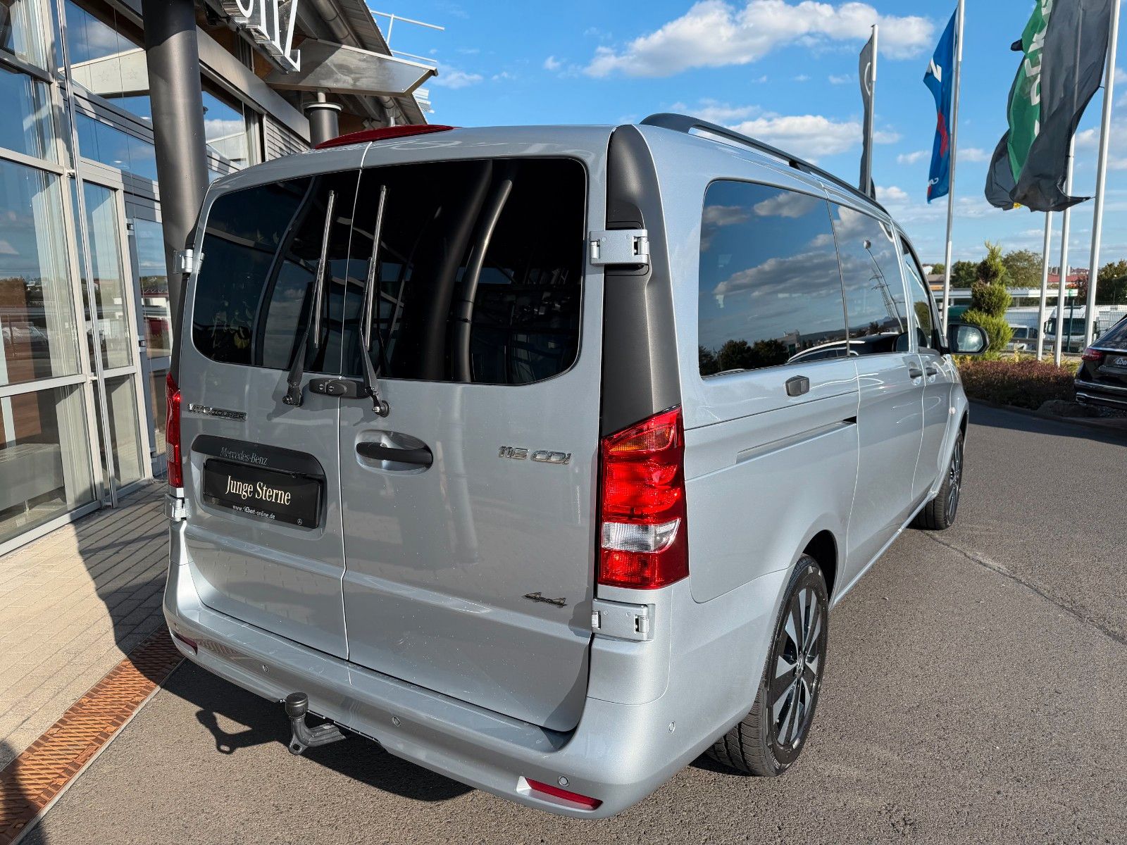 Fahrzeugabbildung Mercedes-Benz Vito 116 CDI Tourer PRO 4x4 Stdheiz AHK2,5to