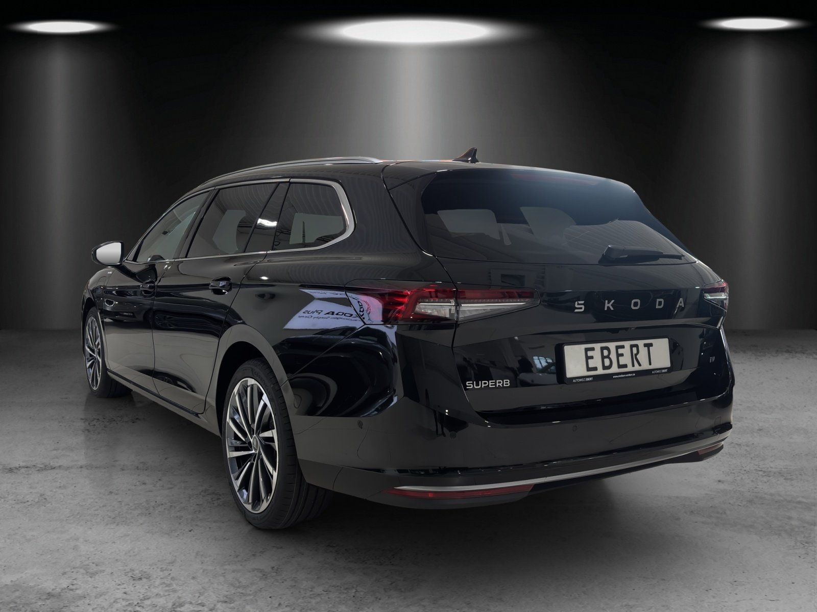Fahrzeugabbildung SKODA Superb Combi L&K 2,0 TDI 142 kW DSG 4x4 Voll