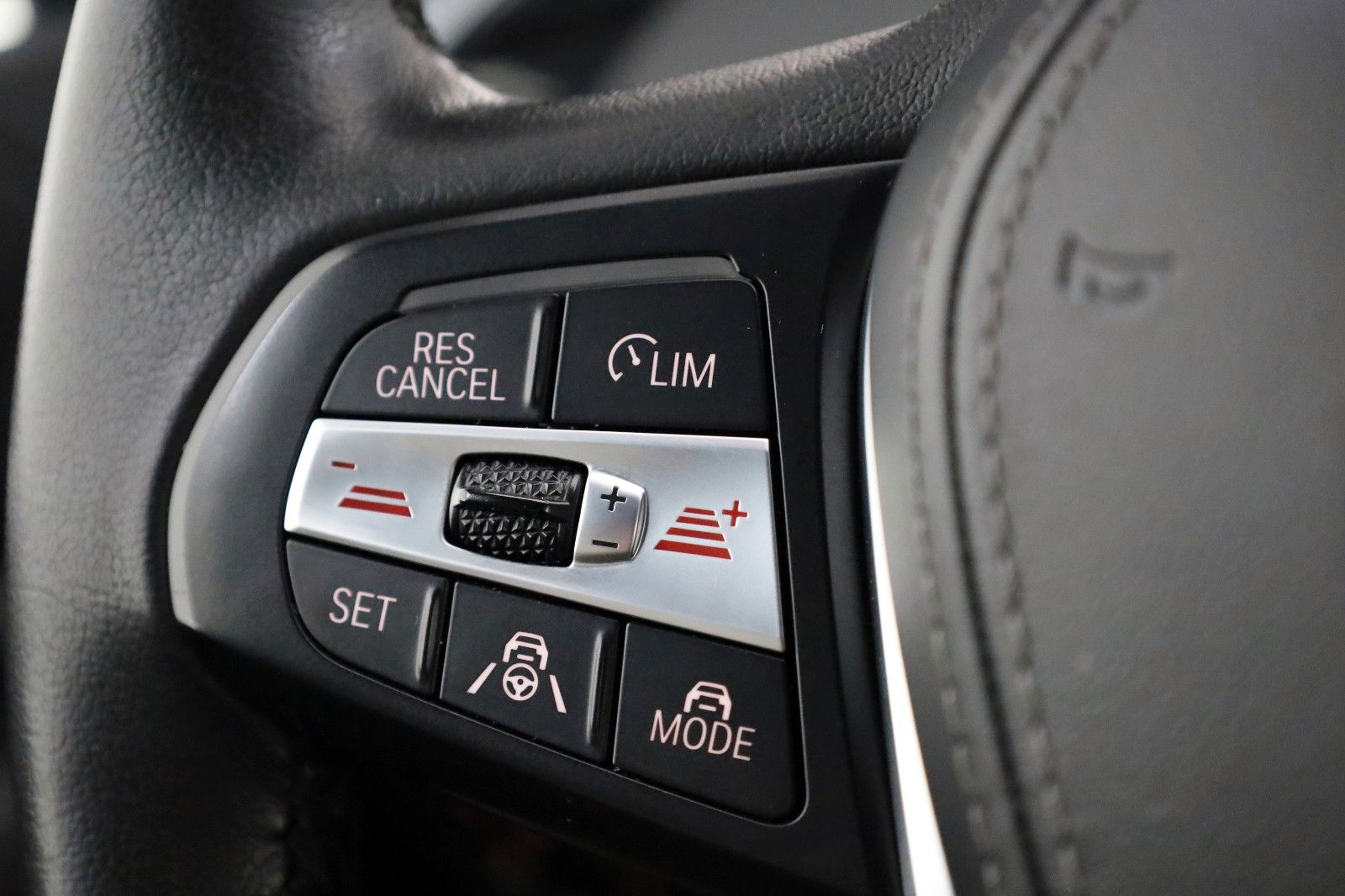 Fahrzeugabbildung BMW X5 xDrive 30d Leder,Navi,LED,PanDach,HeadUp,360°