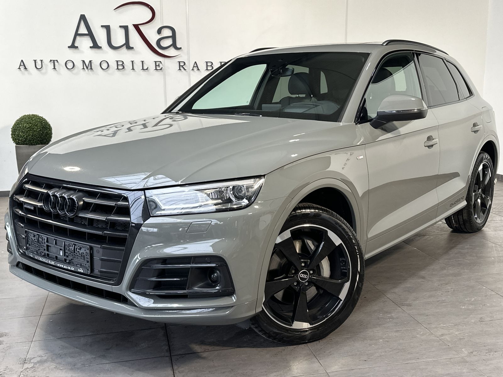 Fahrzeugabbildung Audi Q5 50 TFSIe Qu S-Line NAV+XEN+PANO+KAM+20ZO+DAB