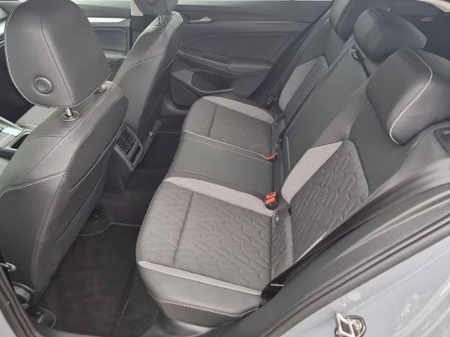 Fahrzeugabbildung Volkswagen Golf VIII 1.5 eTSI 85 kW GOAL KLIMA SHZ LED AHK