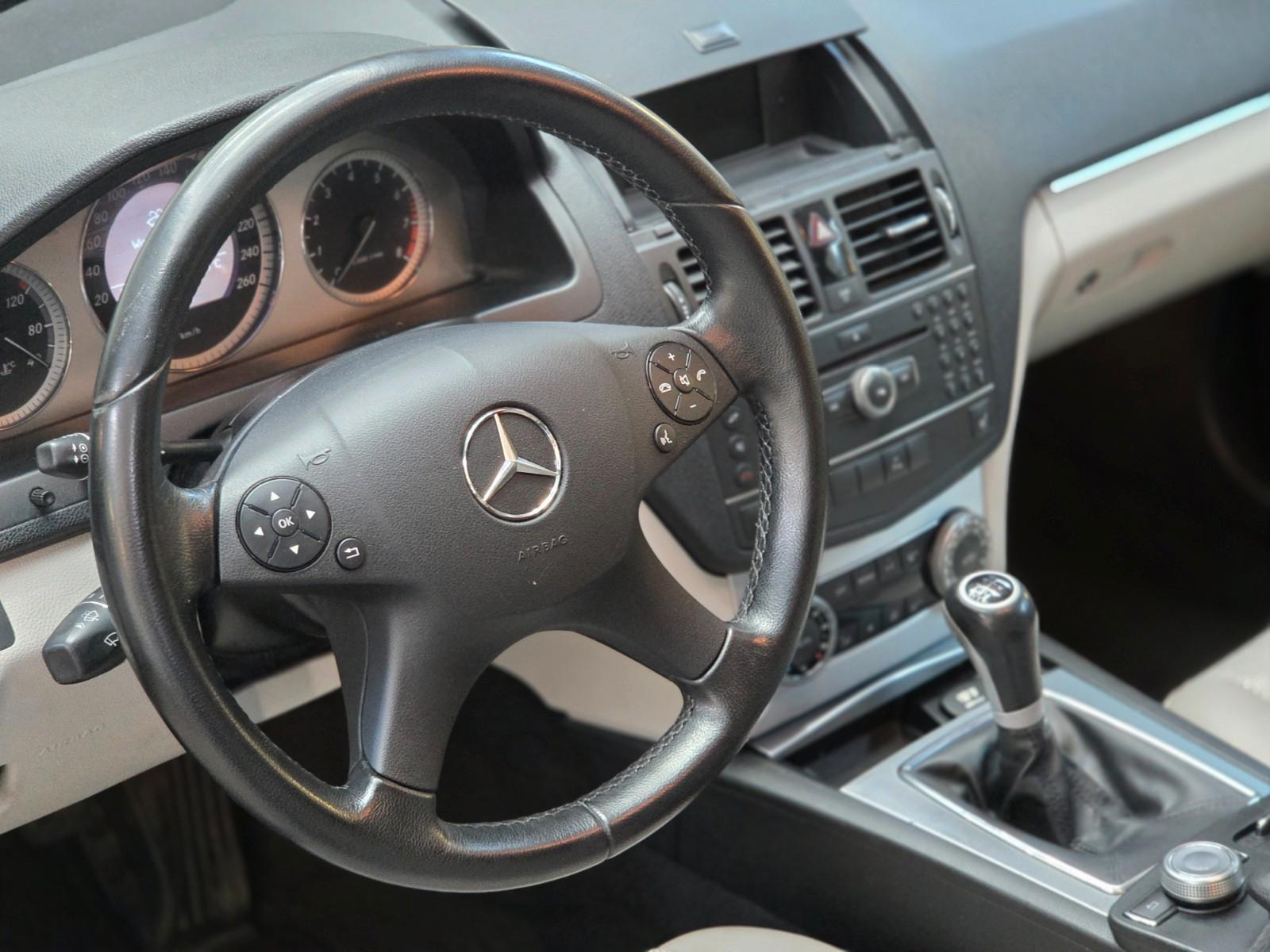Mercedes-Benz C200 2008 — photo 10