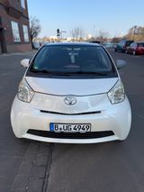 Toyota IQ 1,0-l-VVT-i Multidrive -Klima Automatik - Toyota IQ in Berlin