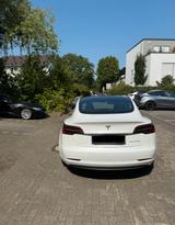 Tesla Model 3 LR AWD | EAP | 20.500 km | 1. Hand - Tesla in Köln