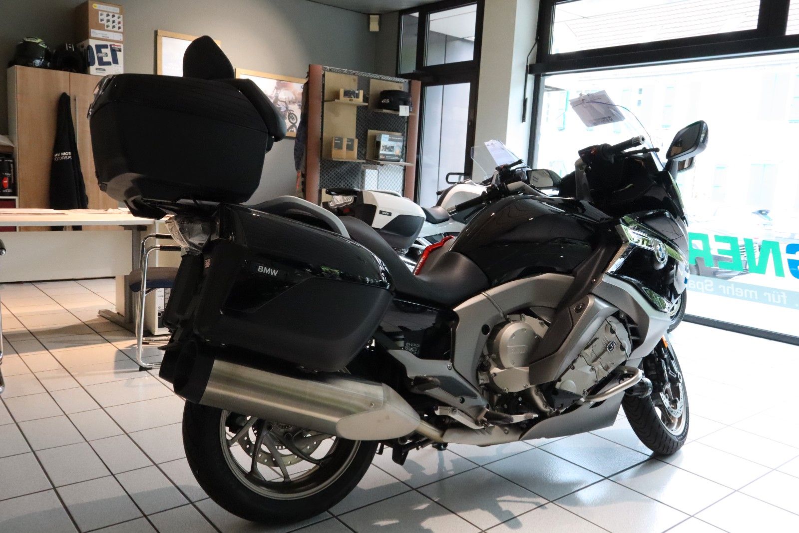 Fahrzeugabbildung BMW K1600GTL