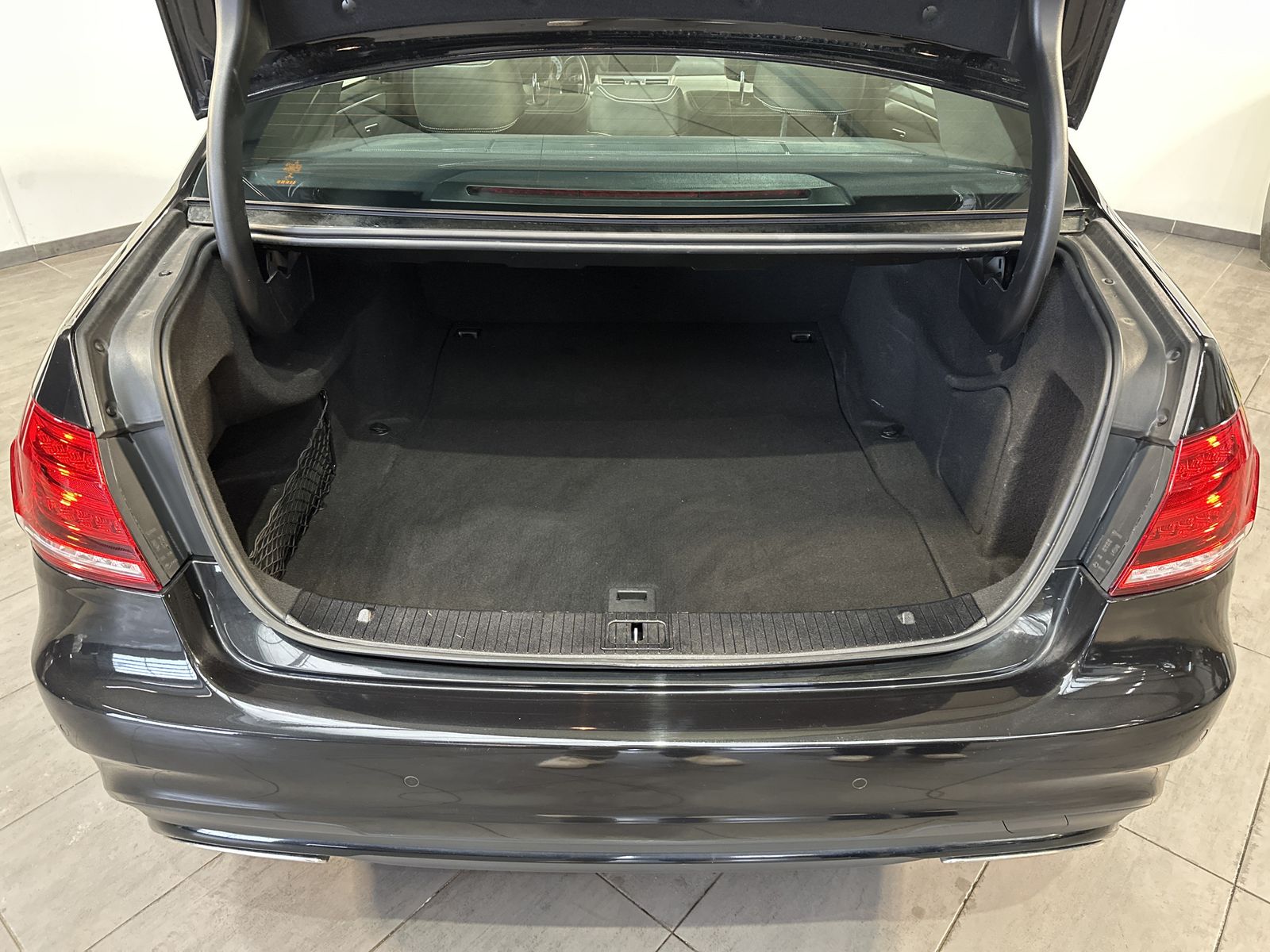 Fahrzeugabbildung Mercedes-Benz E 350 BlueTec 4Matic AMG-Line NAV+LED+PANO+SPURH