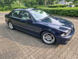 BMW E39 520 M-Stoßstangen und Felgen - BMW aus 1998: E39