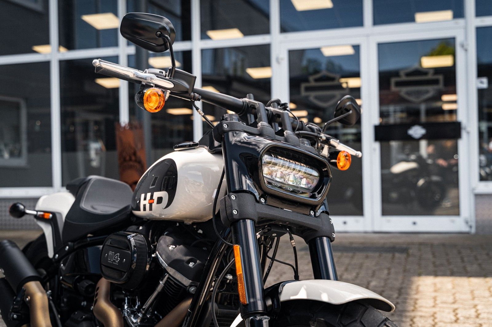 Fahrzeugabbildung Harley-Davidson FAT BOB 114 cui SOFTAIL - JEKILL & HYDE