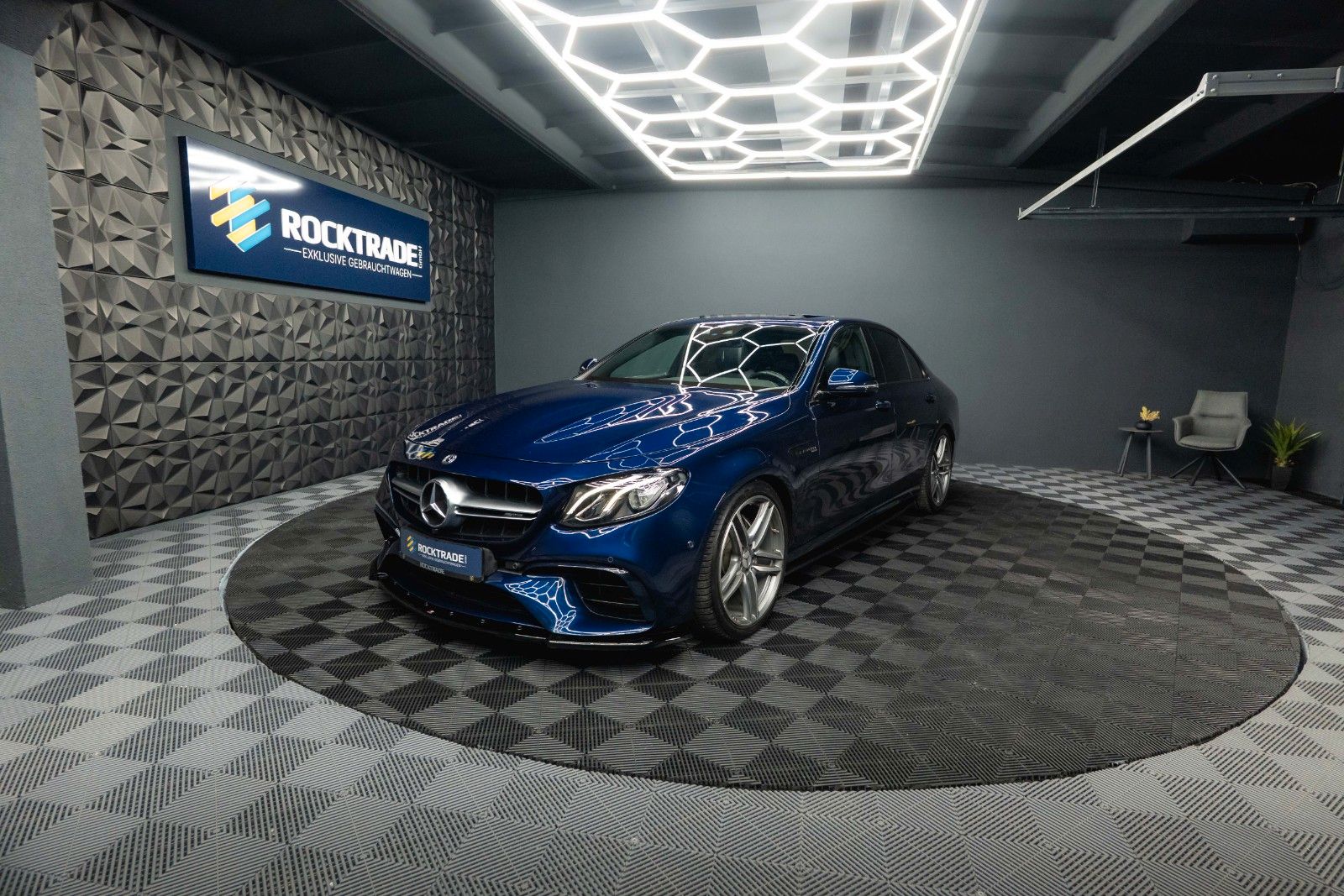 Fahrzeugabbildung Mercedes-Benz E 63 AMG 4Matic+ Night-Paket Drivers Package LED