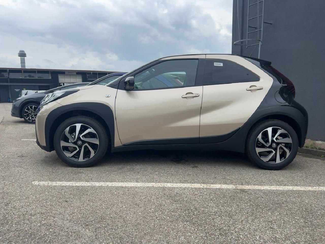 Fahrzeugabbildung Toyota Aygo X Teamplayer M/T