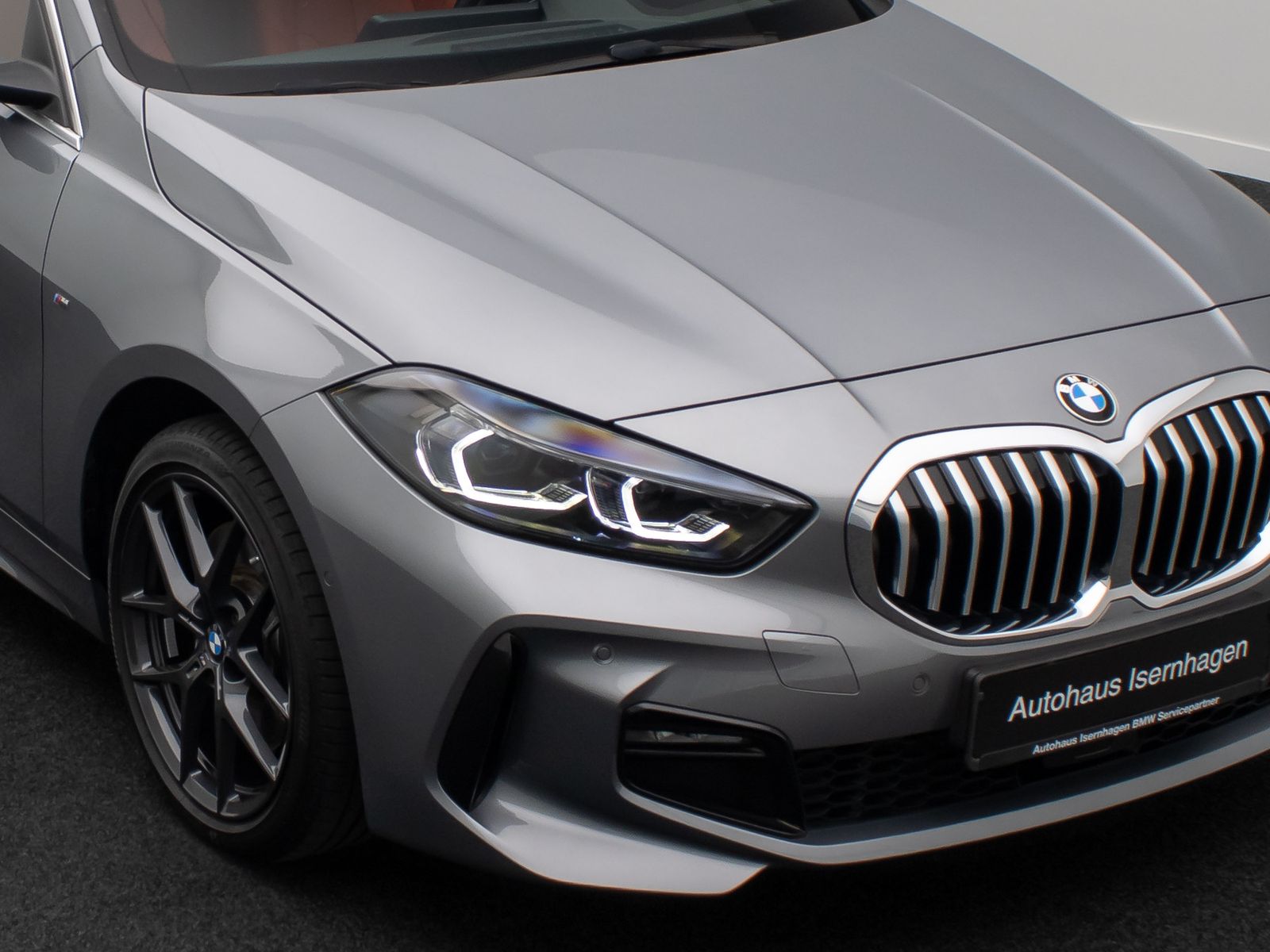 Fahrzeugabbildung BMW 120i M Sport HUD Kamera DAB H/K Alarm LED 18Zoll