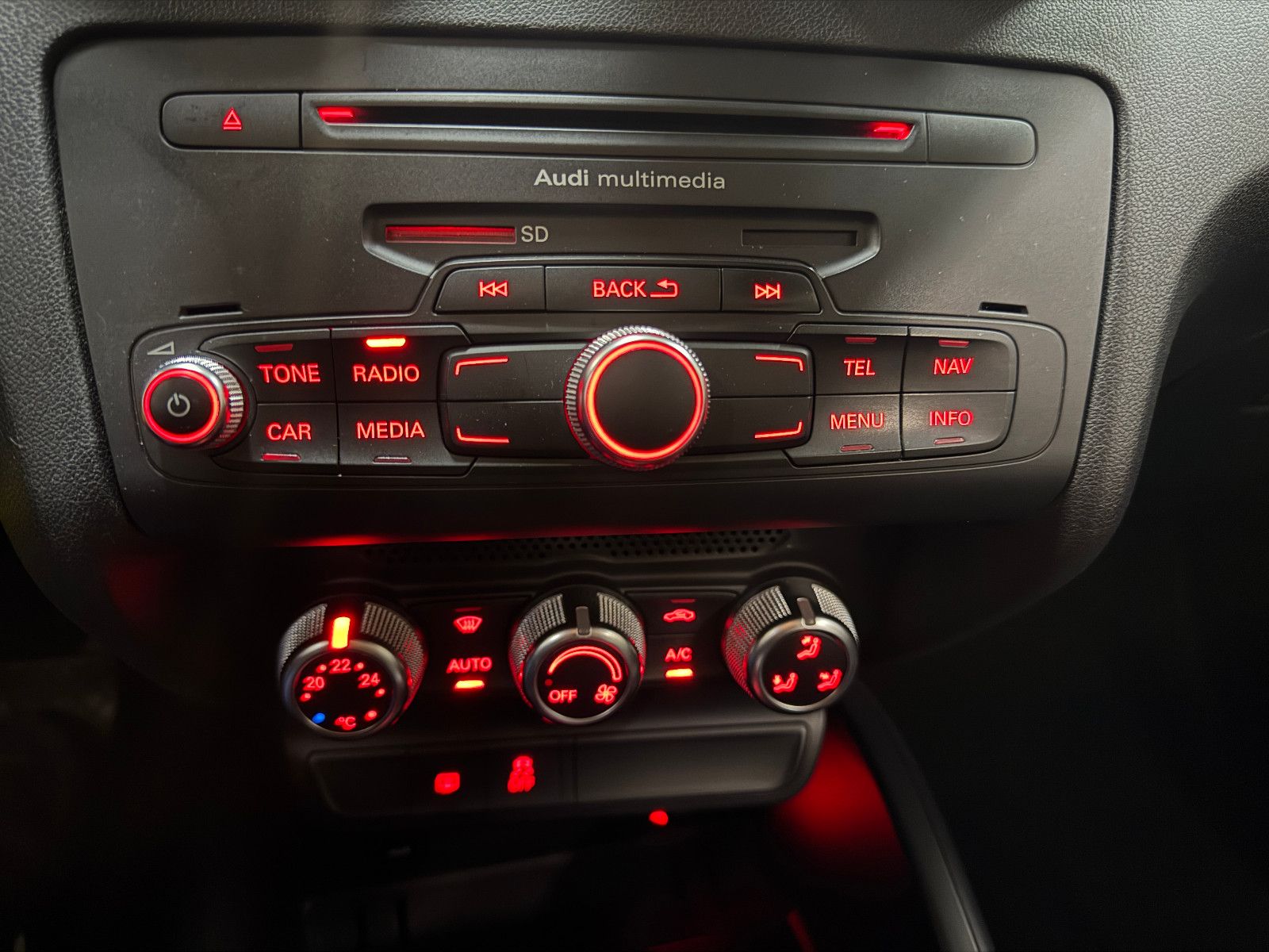 Fahrzeugabbildung Audi A1 1.6 TDI SPORTBACK S-TRONIC S-LINE AMBITION