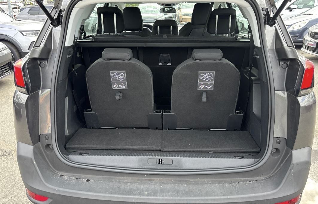 Fahrzeugabbildung Peugeot 5008 1.2T ACTIVE 7-SITZ NAVI/LED/KAMERA/VIRTU.